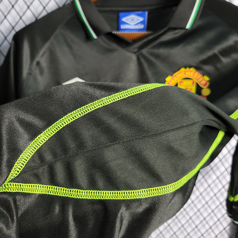Retro 1998-99 Manchester United Third Shirt With BECKHAM GIGGS KEANE SHERINGHAM Football jersey retro