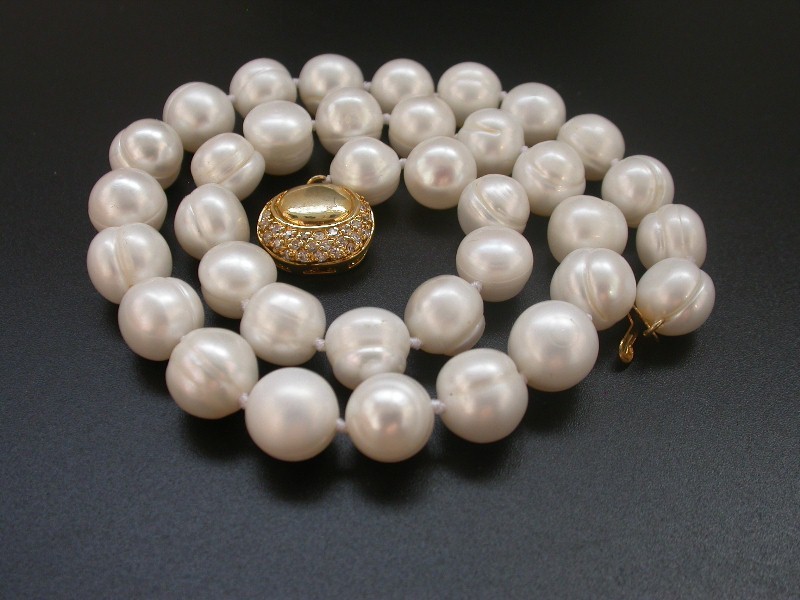 natural 17" 12mm round white freshwater pearls necklace gold plated clasp c1610