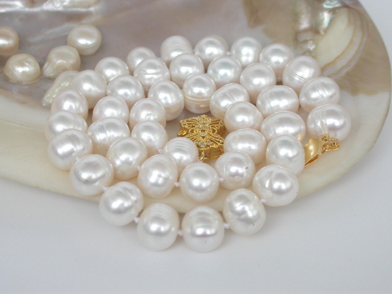 natural SUper Luster 18" 12mm round white FW pearls Beaded Strand necklace c1693