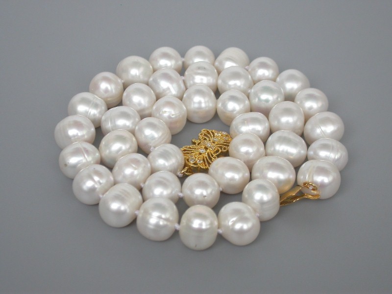 natural SUper Luster 18" 12mm round white FW pearls Beaded Strand necklace c1693
