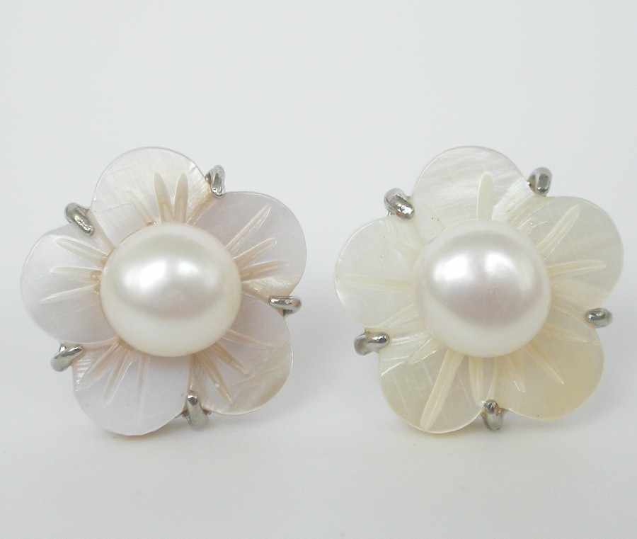 2 piece 14mm white pearls seashell Stud Earring Platinum Plated post c1099