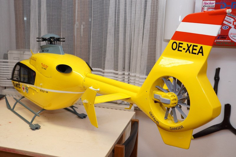 ROBAN 800 Size EC-135 T2 ARF ÖAMTC Scale Helicopter Fuselage Fiberglass Body Shell with Mechanics Ready