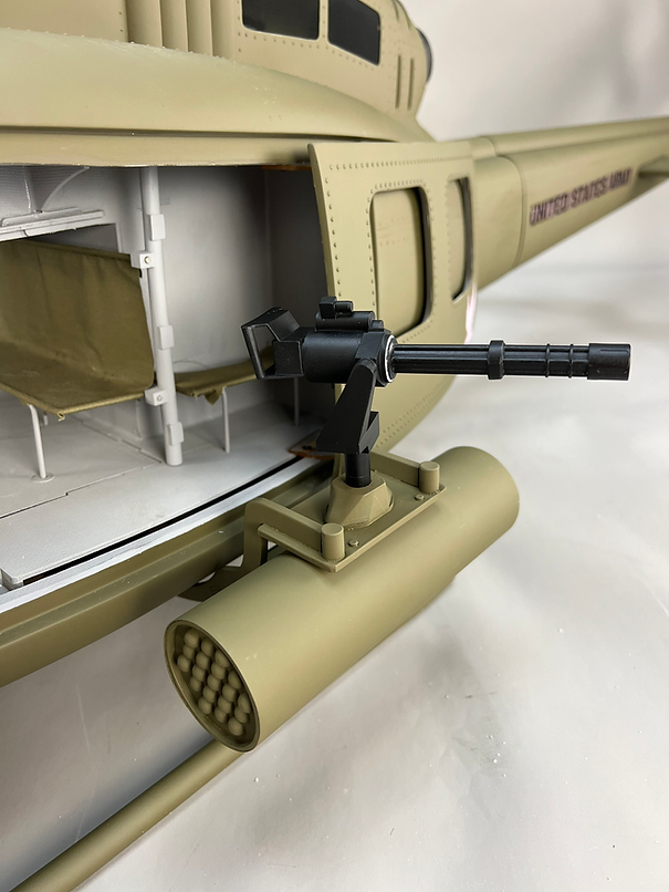 ROBAN 800 Size UH-1D  ARF Army choppers Scale Helicopter Fuselage Fiberglass Body Shell with Mechanics Ready