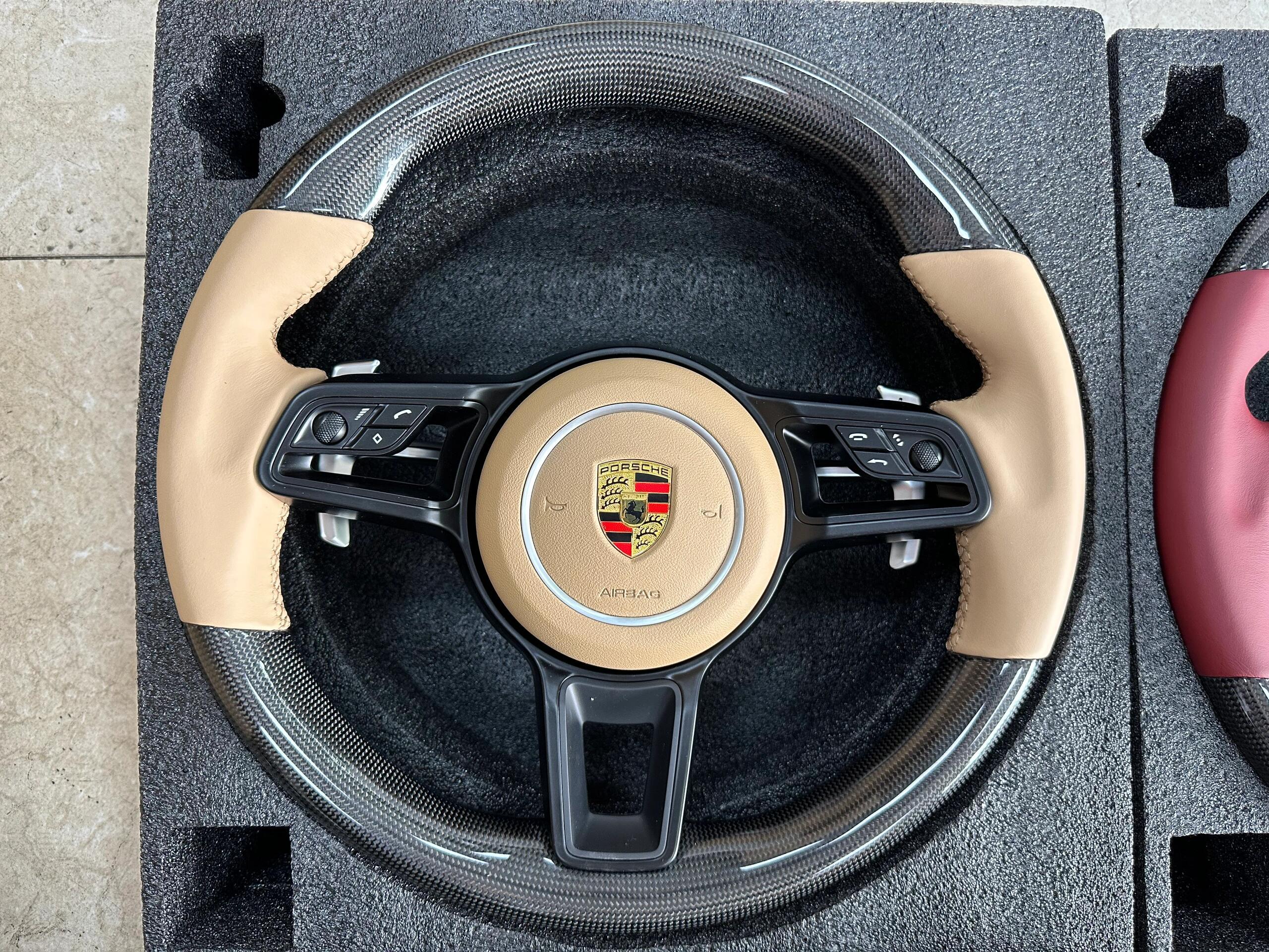 Carbon fiber steering wheels for Porsche 996 997 986 987 981 9PA 955 92A 957 970 971 911 Boxster Cayman 718 Cayenne Panamera