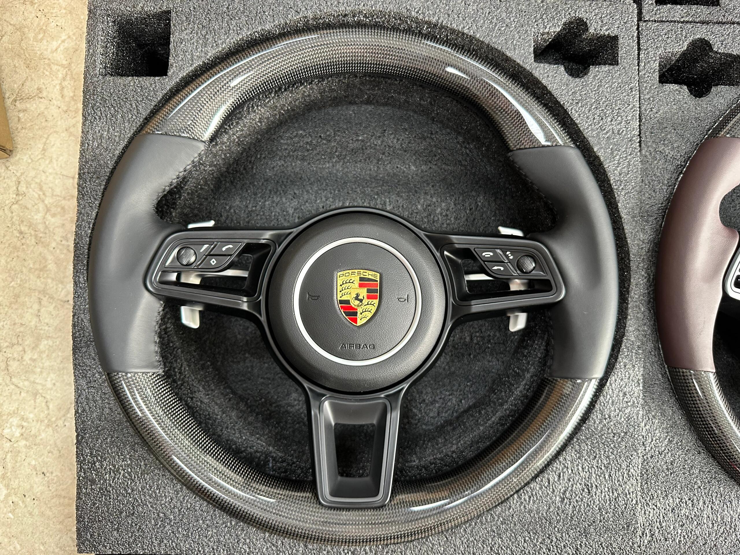 Carbon fiber steering wheels for Porsche 996 997 986 987 981 9PA 955 92A 957 970 971 911 Boxster Cayman 718 Cayenne Panamera