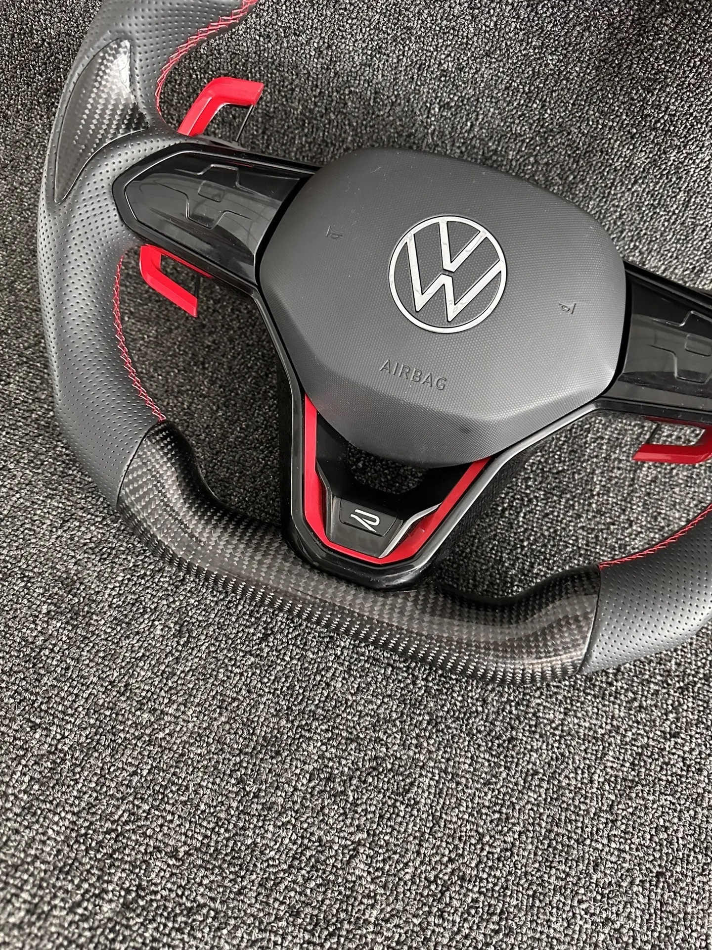 Suitable for Volkswagen Golf MK8 Golf 8 GTI R carbon fiber steering wheel