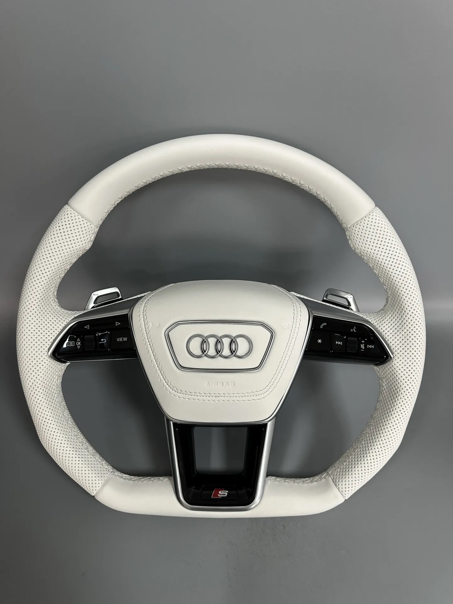 Suitable for Audi C8 A6 A7 S6 S7 RS6 RS7 leather steering wheel