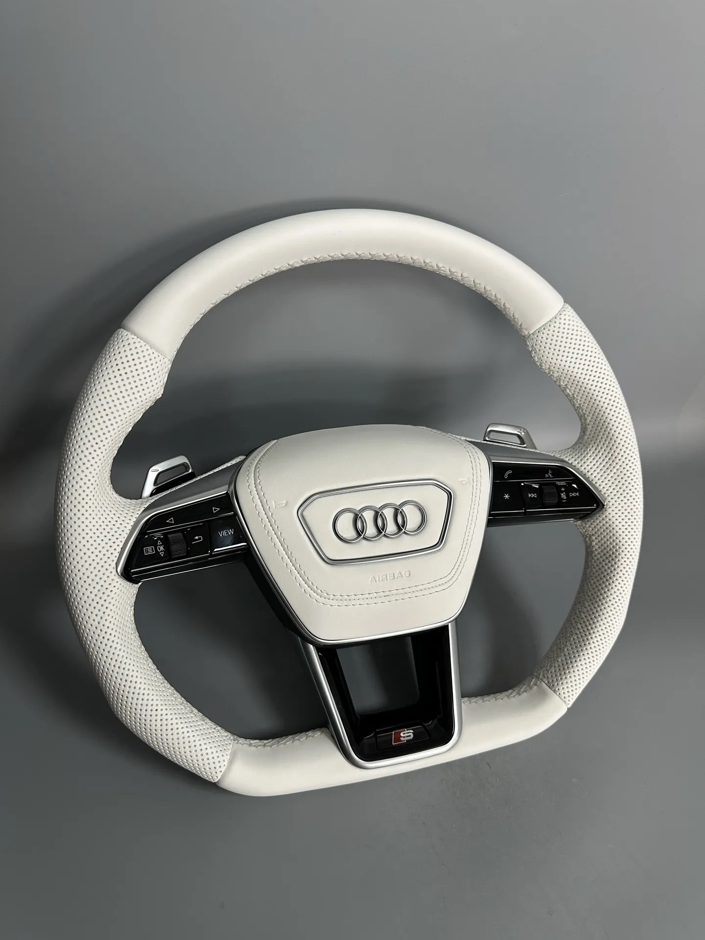 Suitable for Audi C8 A6 A7 S6 S7 RS6 RS7 leather steering wheel