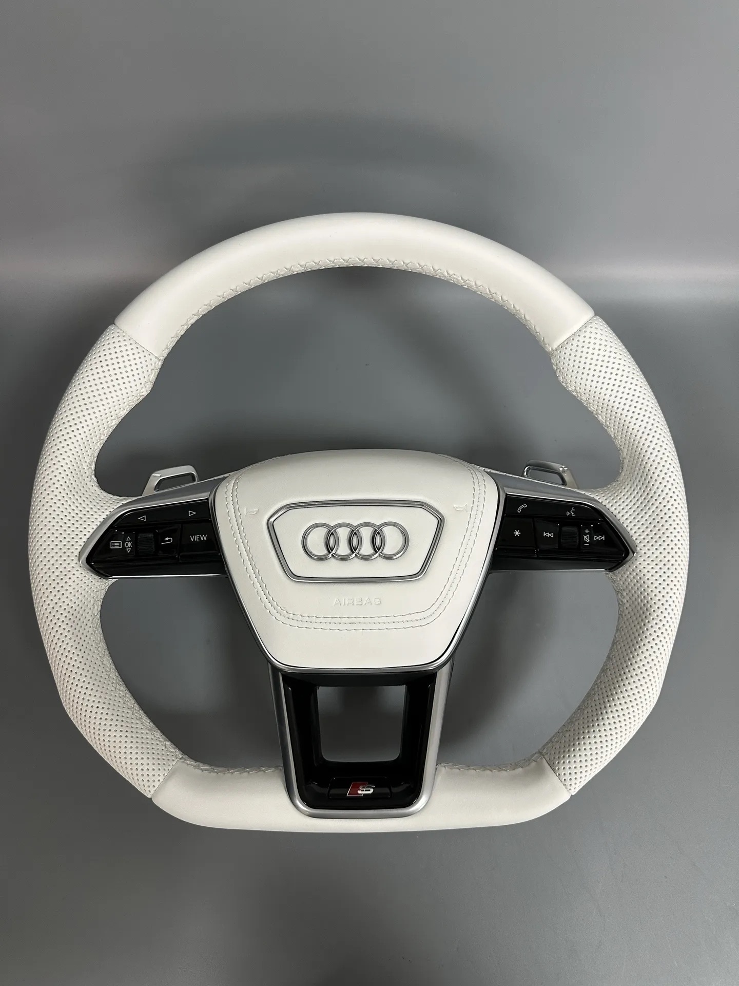 Suitable for Audi C8 A6 A7 S6 S7 RS6 RS7 leather steering wheel