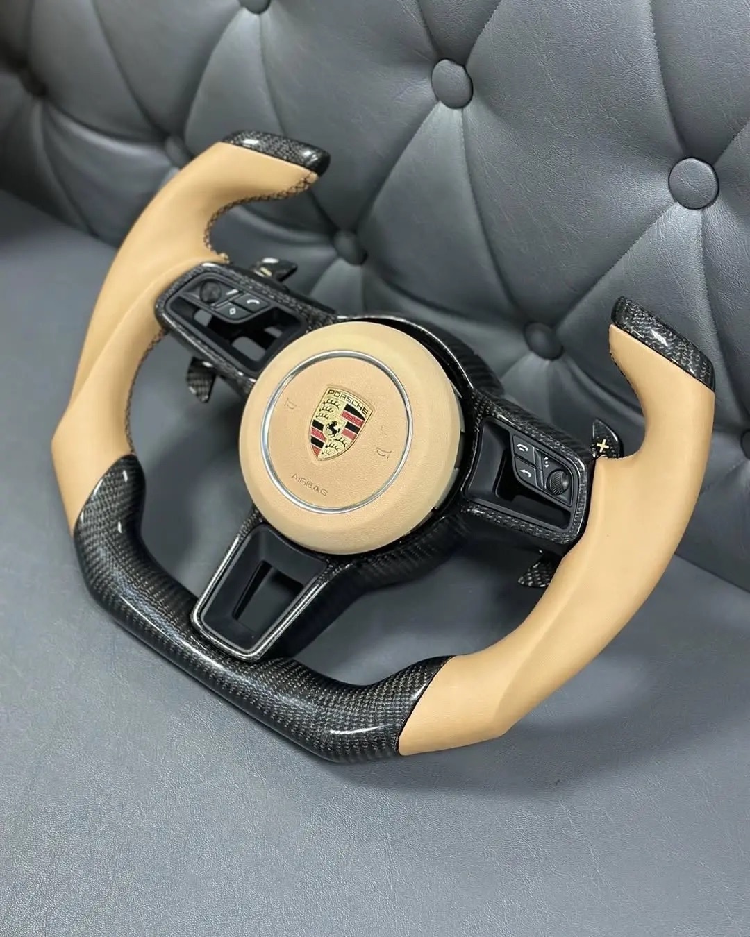 Suitable for 2014 Porsche Panamera custom F1 carbon fiber and black leather steering wheel