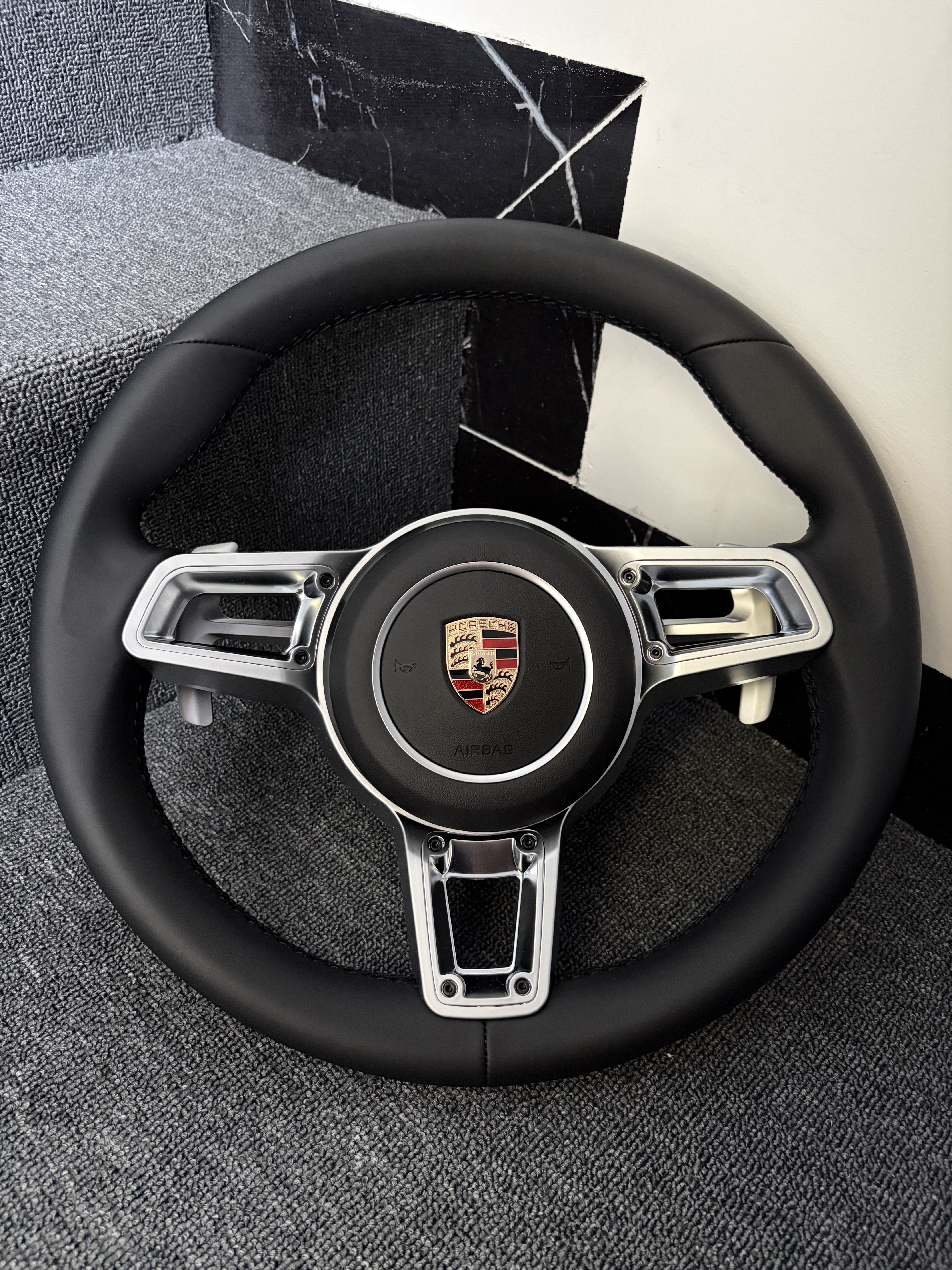 Leather steering wheels for Porsche 996 997 986 987 981 9PA 955 92A 957 970 971 911 Boxster Cayman 718 Cayenne Panamera