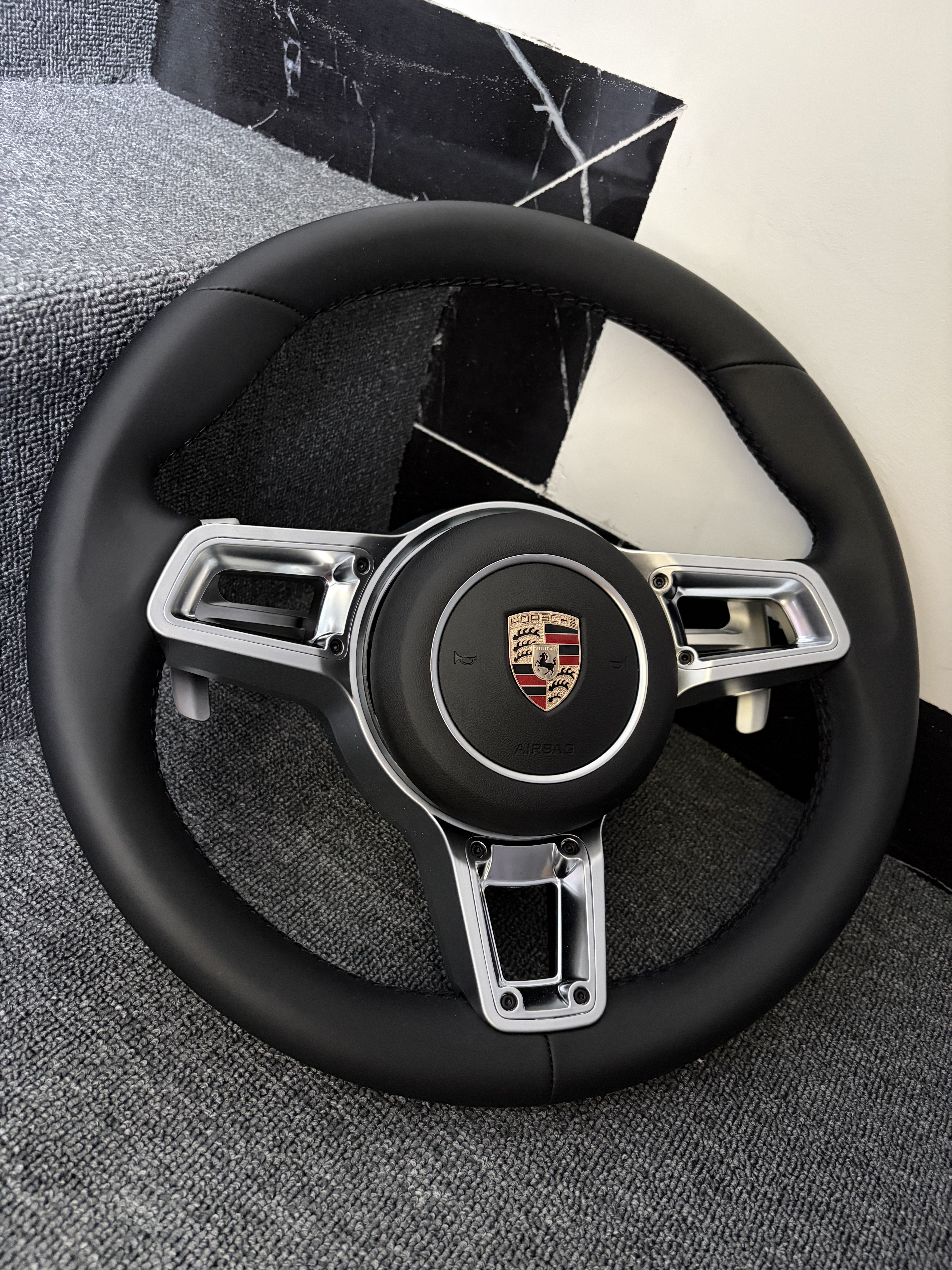 Leather steering wheels for Porsche 996 997 986 987 981 9PA 955 92A 957 970 971 911 Boxster Cayman 718 Cayenne Panamera