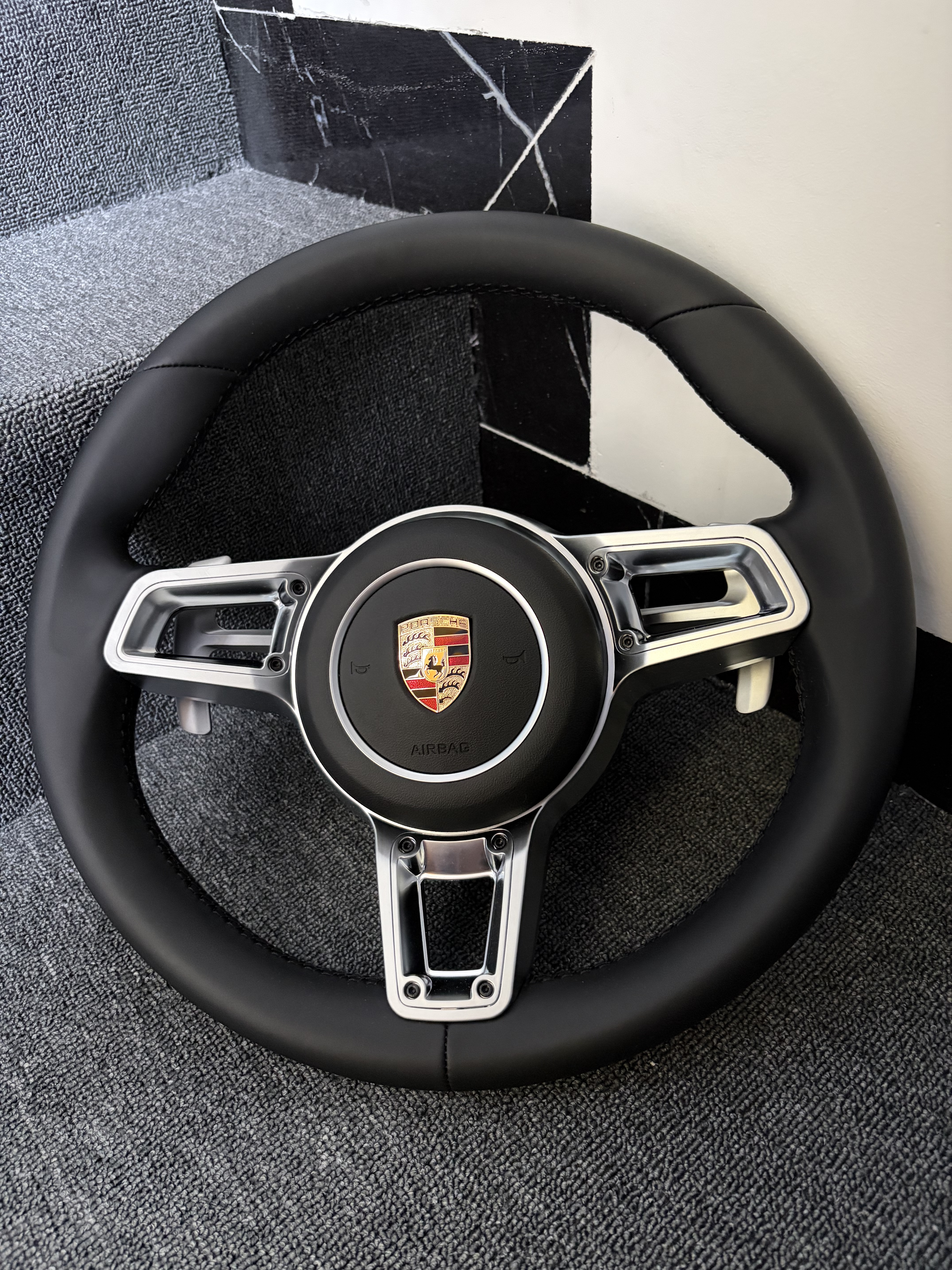 Leather steering wheels for Porsche 996 997 986 987 981 9PA 955 92A 957 970 971 911 Boxster Cayman 718 Cayenne Panamera