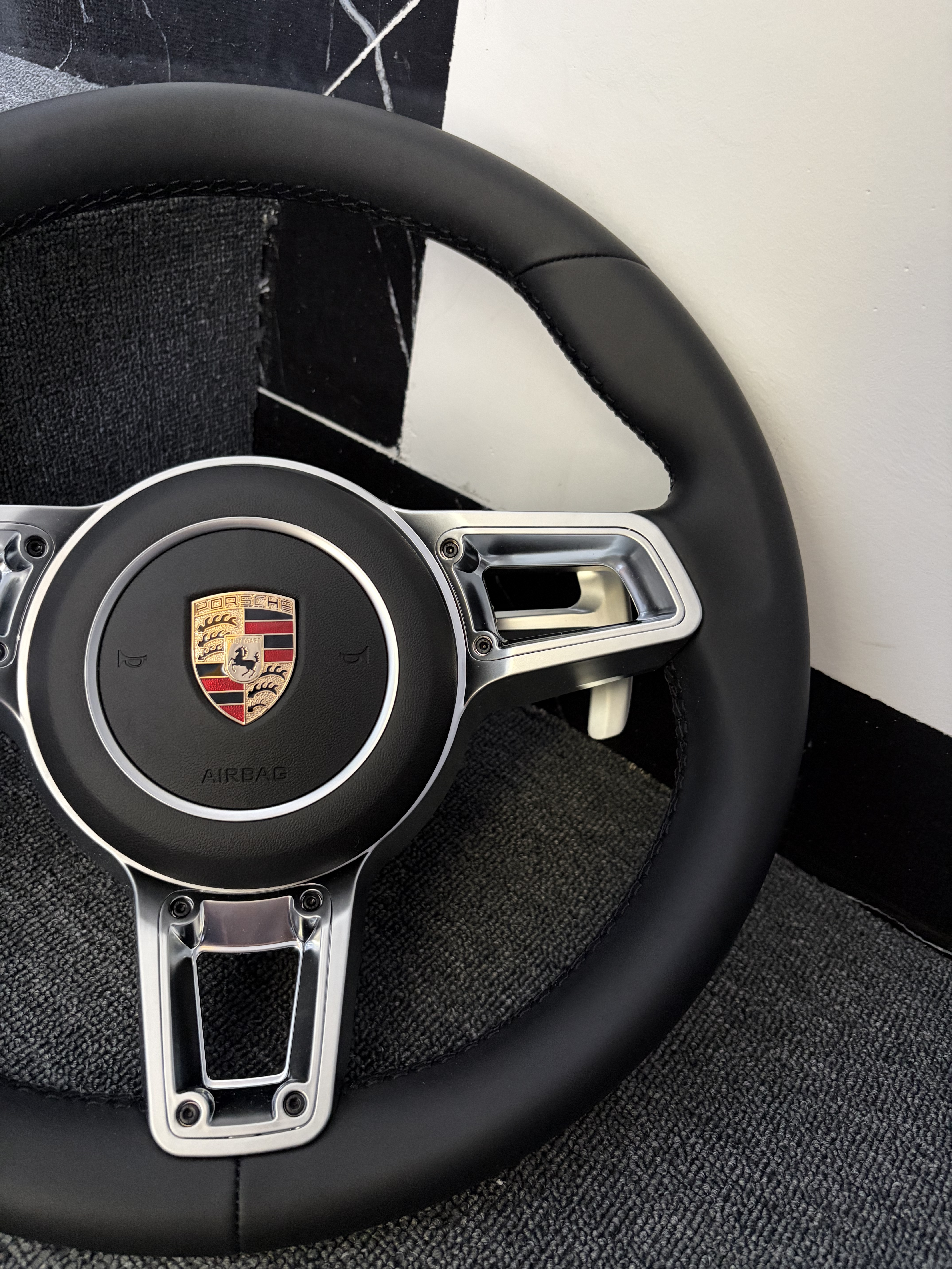 Leather steering wheels for Porsche 996 997 986 987 981 9PA 955 92A 957 970 971 911 Boxster Cayman 718 Cayenne Panamera