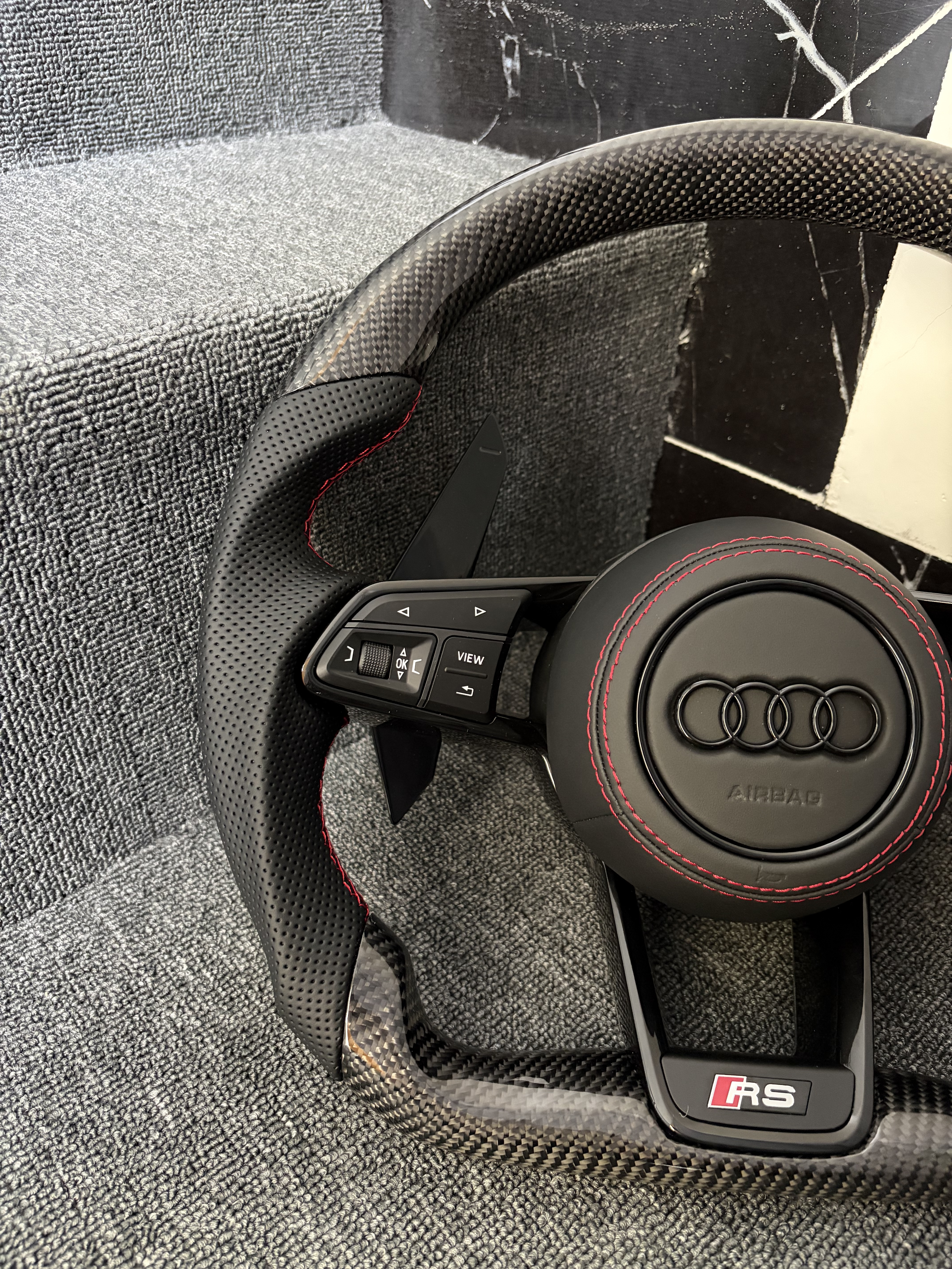 Customized carbon fiber and leather R8 steering wheel suitable for Audi S RS