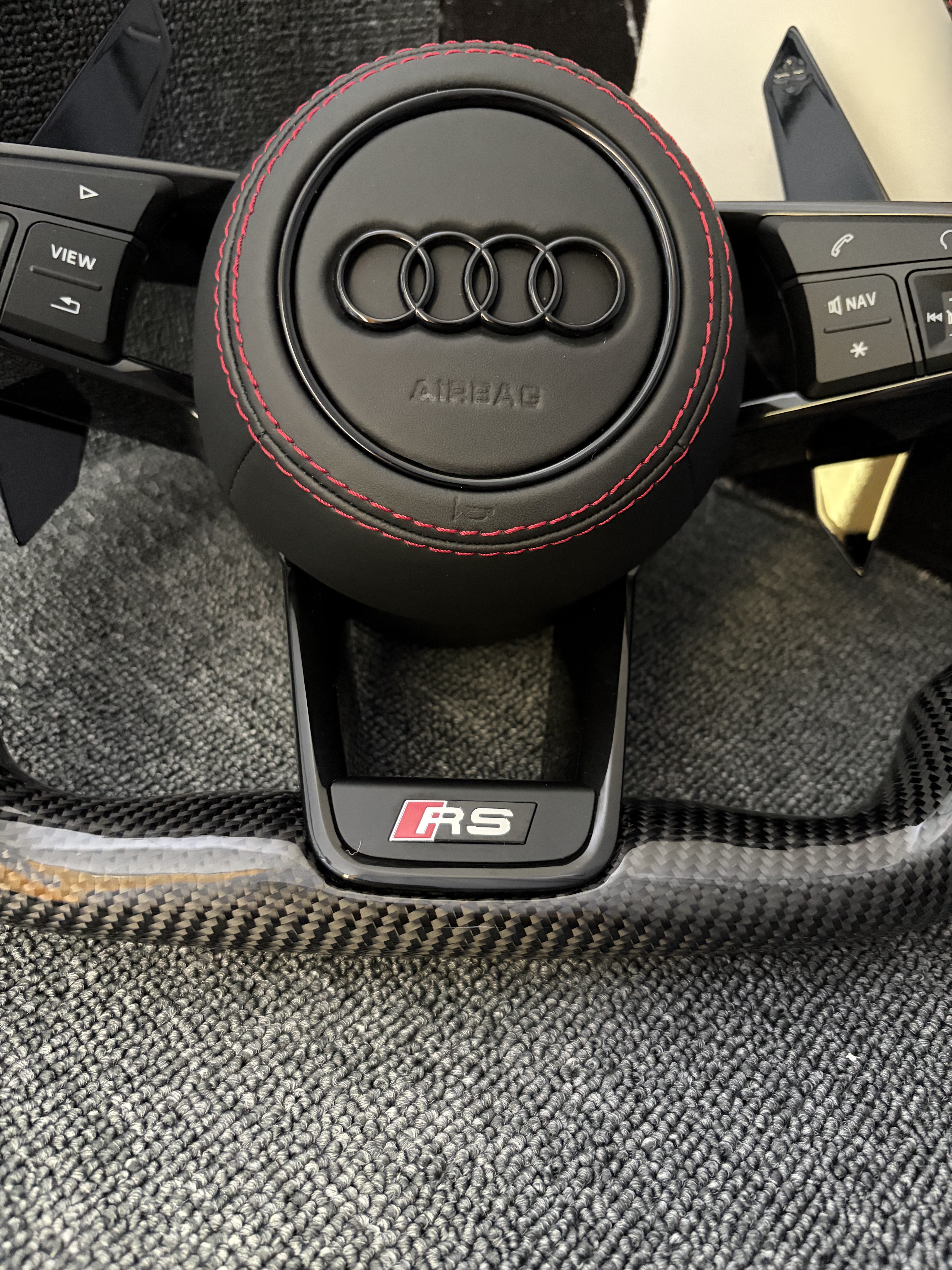 Customized carbon fiber and leather R8 steering wheel suitable for Audi S RS