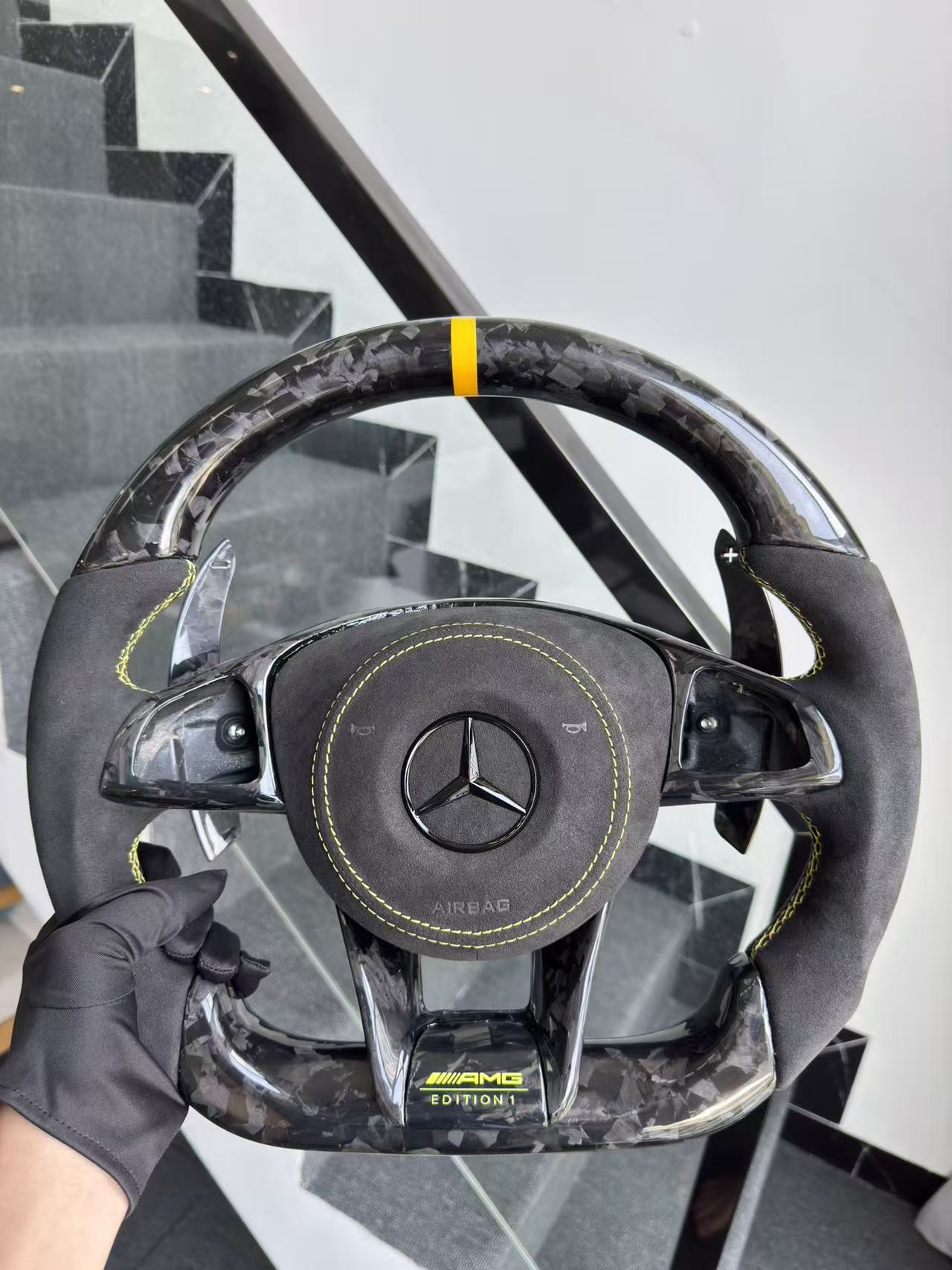 Suitable for Mercedes-Benz W205, W257, C-Class, GLC-Class, S-Class, and E-Class carbon fiber and alcantara AMG steering wheels