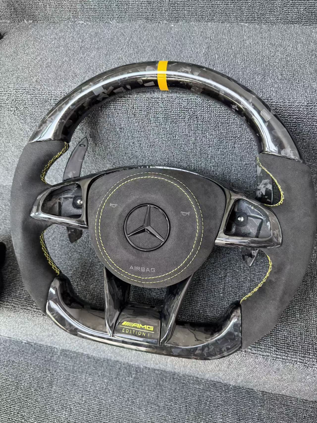 Suitable for Mercedes-Benz W205, W257, C-Class, GLC-Class, S-Class, and E-Class carbon fiber and alcantara AMG steering wheels