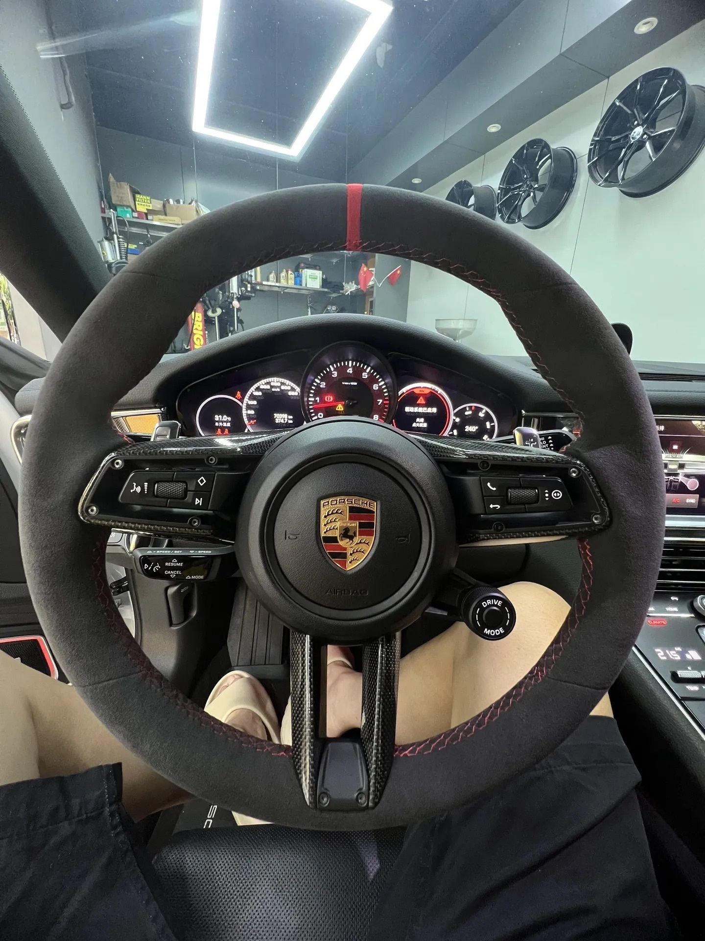 Customized Alcantara steering wheel without airbag suitable for Porsche Panamera, Cayenne, Macan, 718, Cayman, Boxster and 911 models.