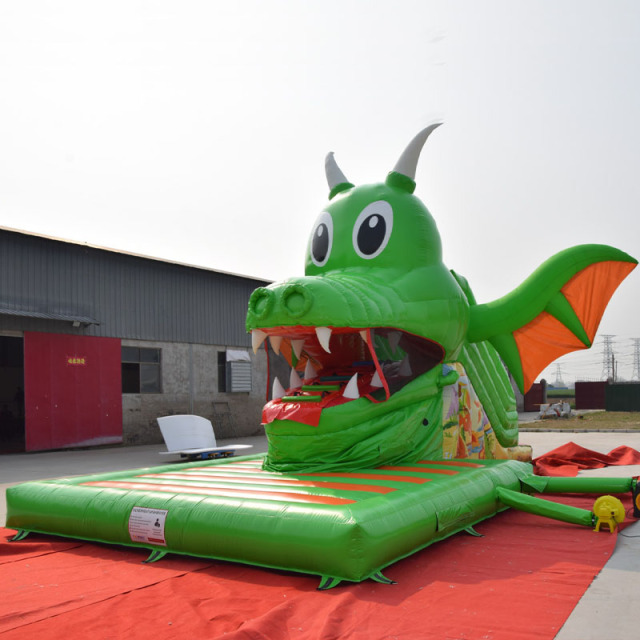 Snappy dragon inflatable slide
