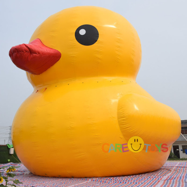 giant 47ft inflatable yellow duck balloon