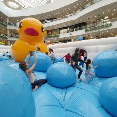 Giant Inflatable bathtub jumping world