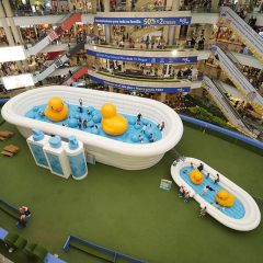 Giant Inflatable bathtub jumping world