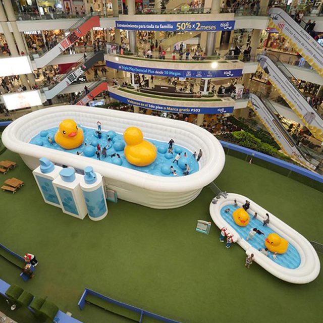 Giant Inflatable bathtub jumping world