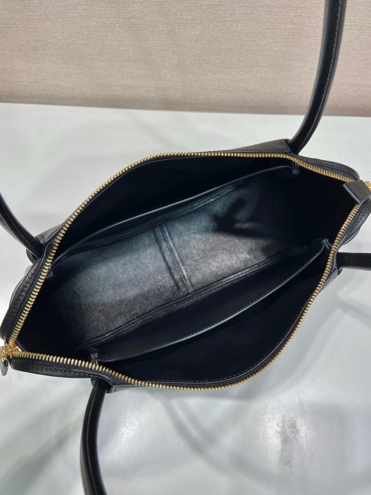 Prada hobo