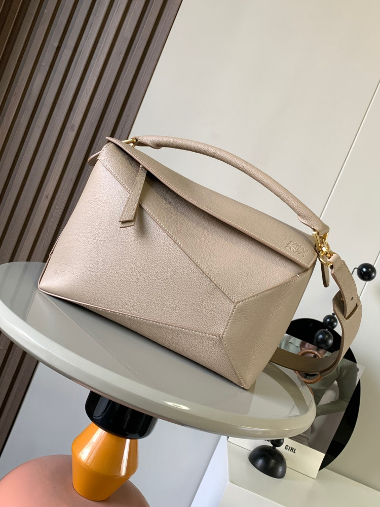 Loewe puzzle 29