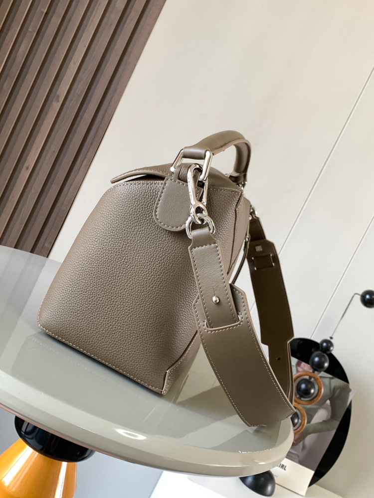 Loewe puzzle 29
