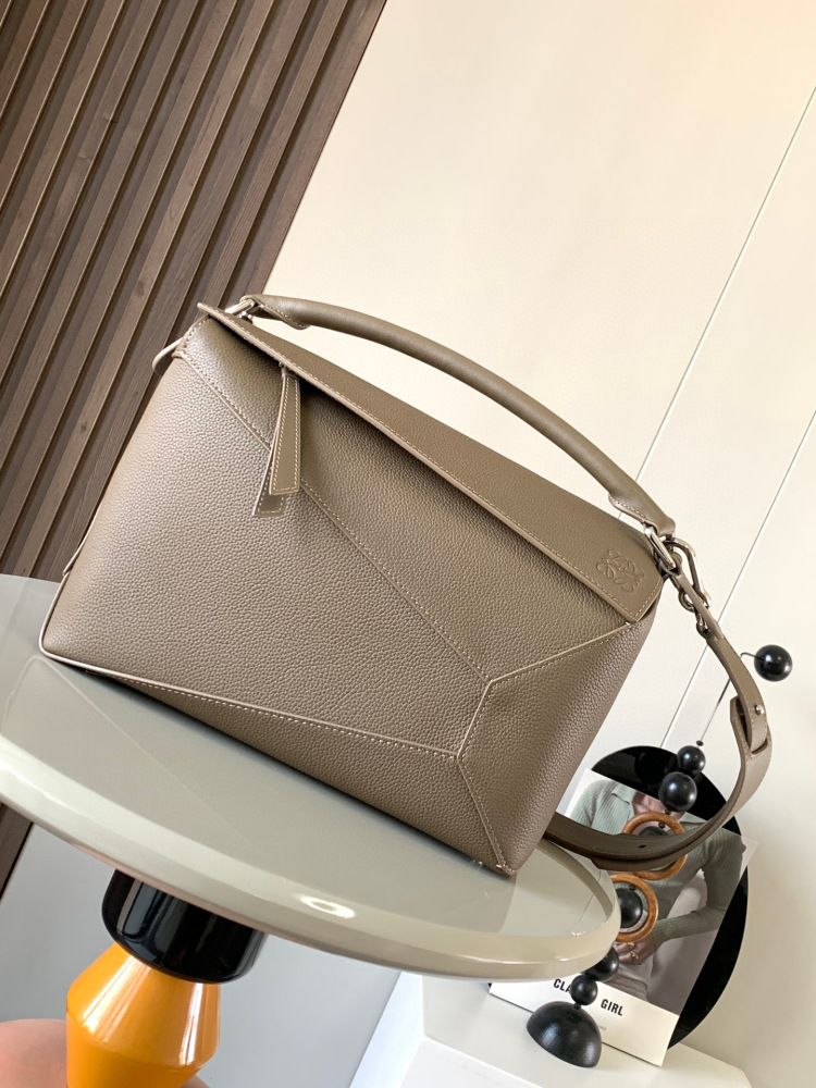 Loewe puzzle 29