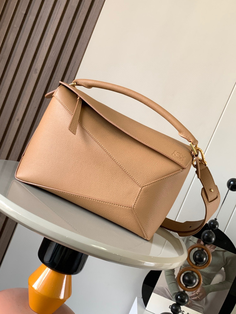Loewe puzzle 29