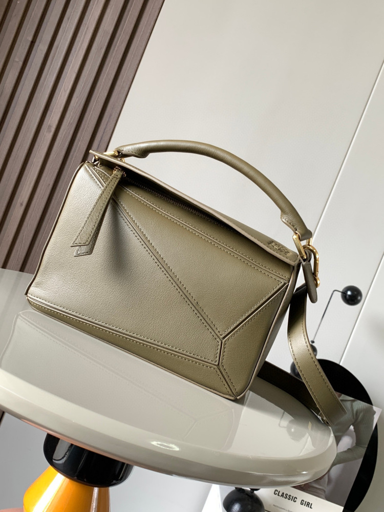 Loewe puzzle small