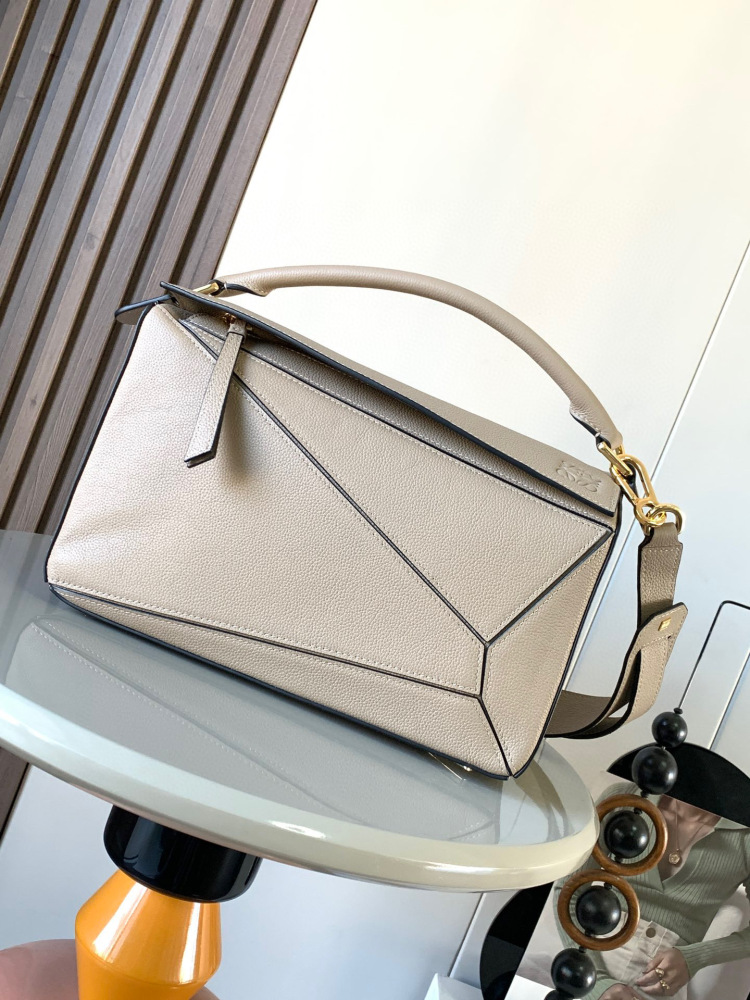 Loewe puzzle 29