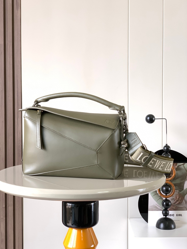 Loewe puzzle small