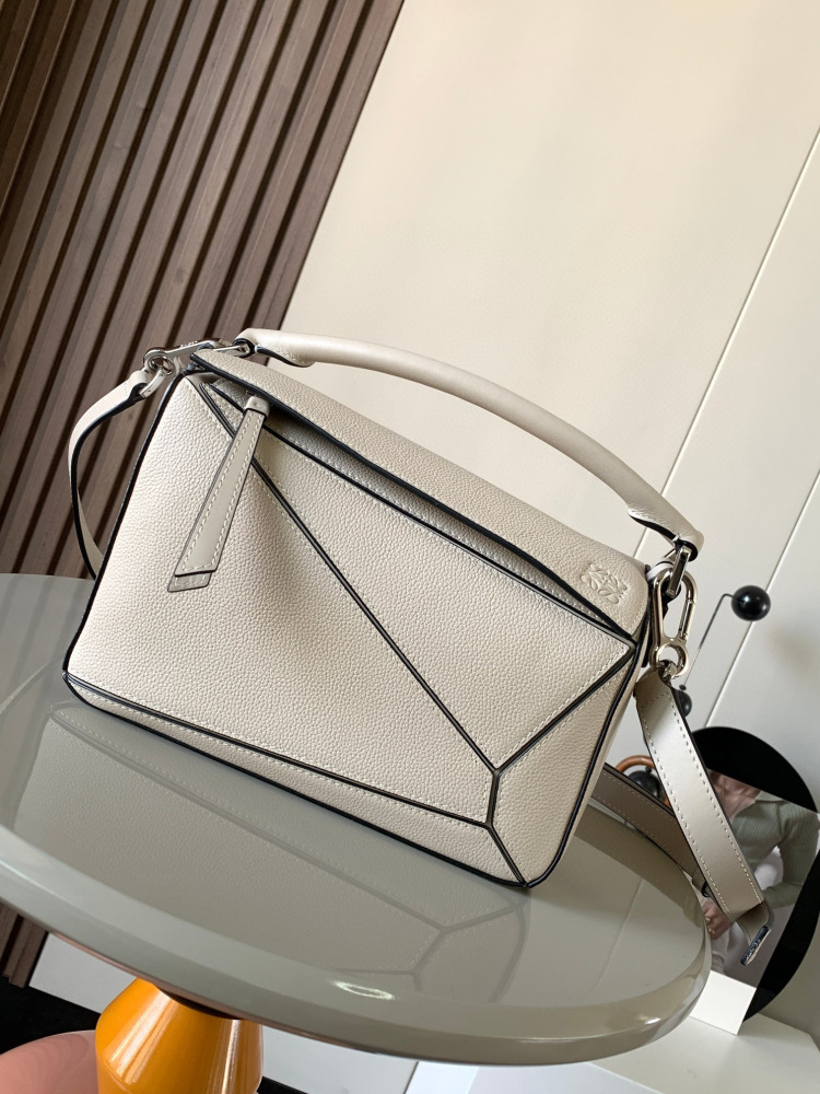 Loewe puzzle small