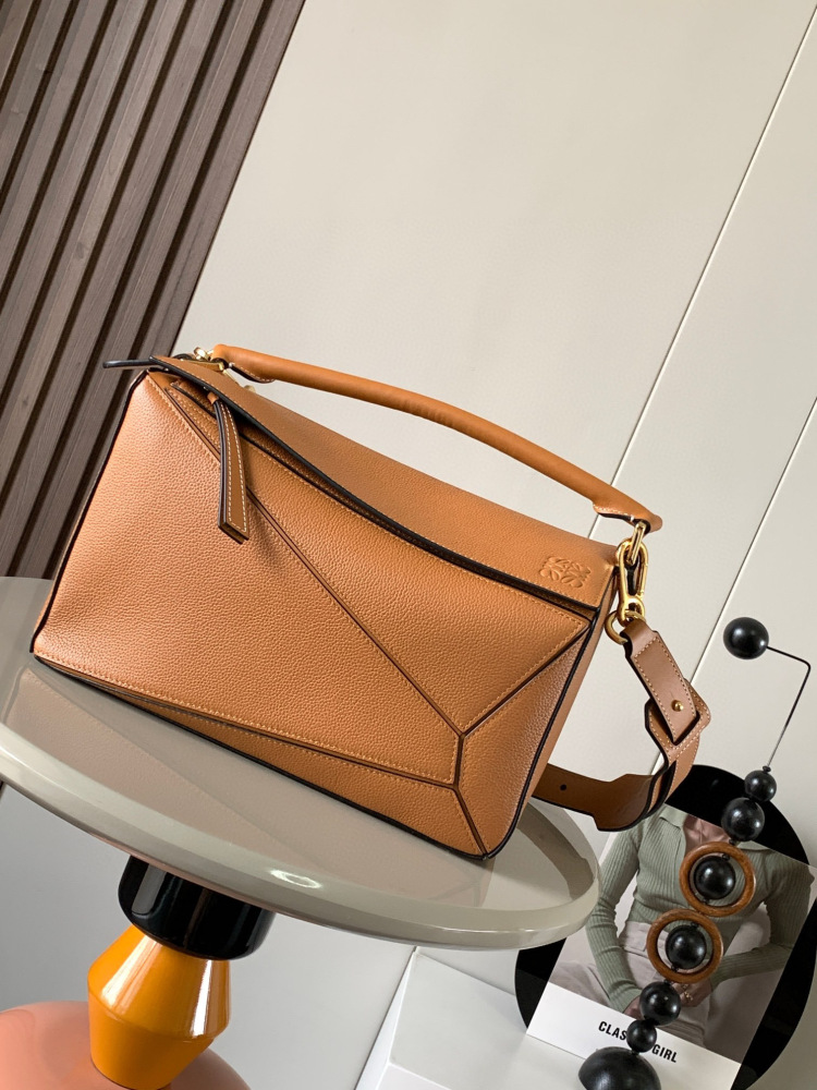 Loewe puzzle 29