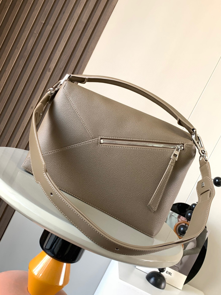 Loewe puzzle 29