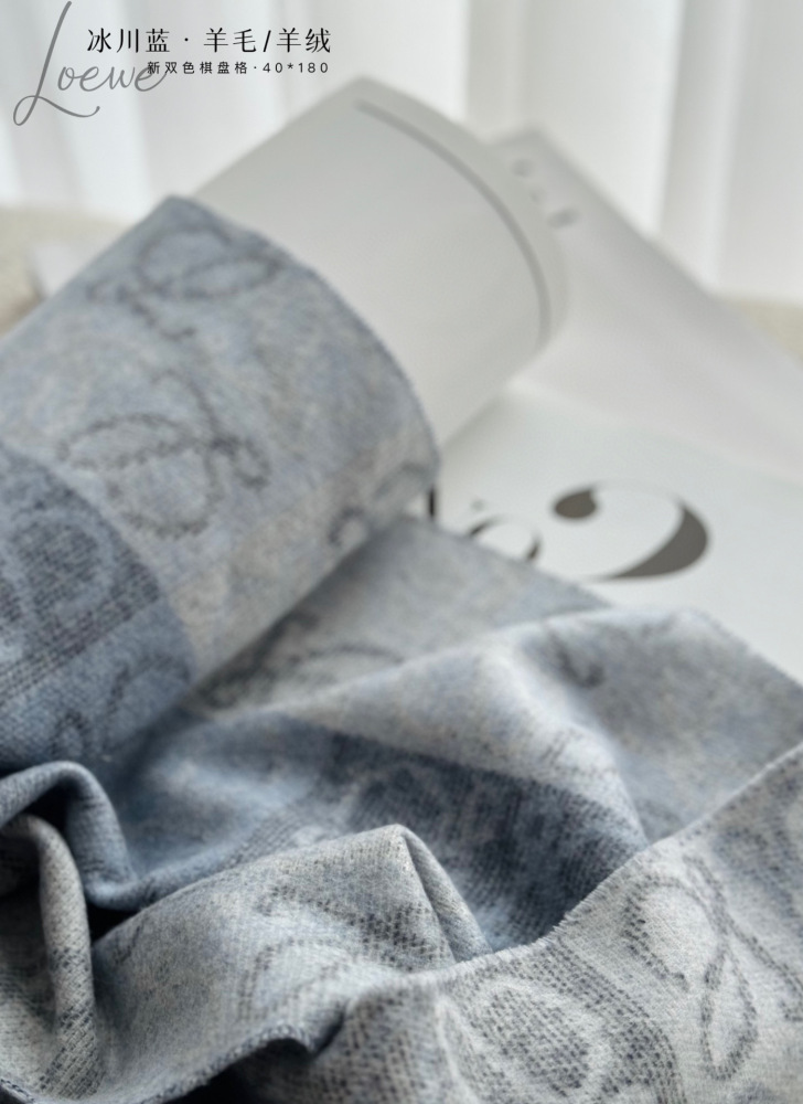Top grade Loewe scarf 