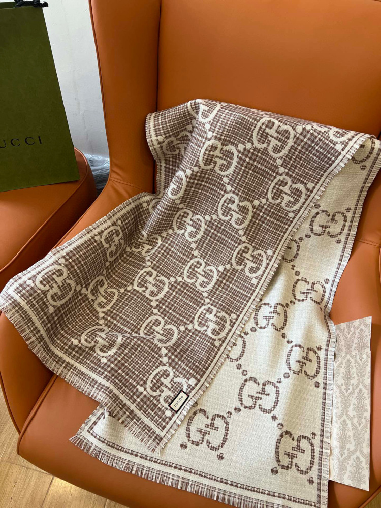 Top grade Gucci shawl