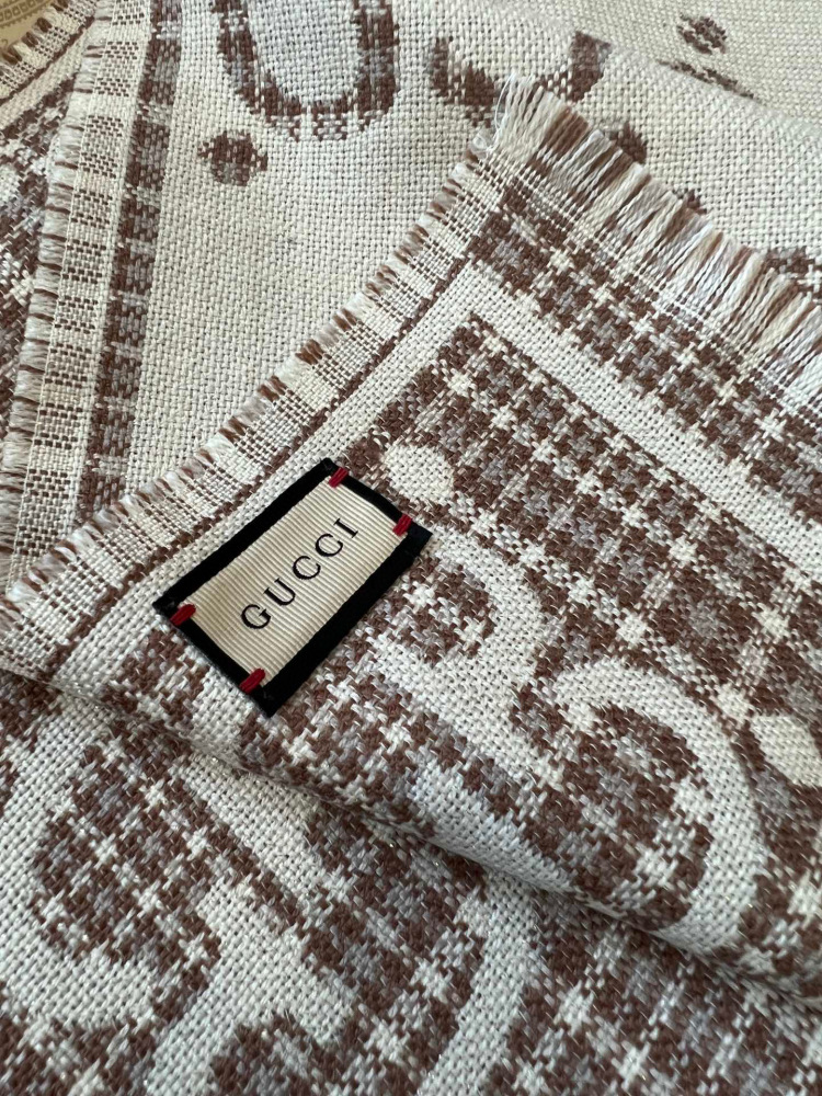 Top grade Gucci shawl