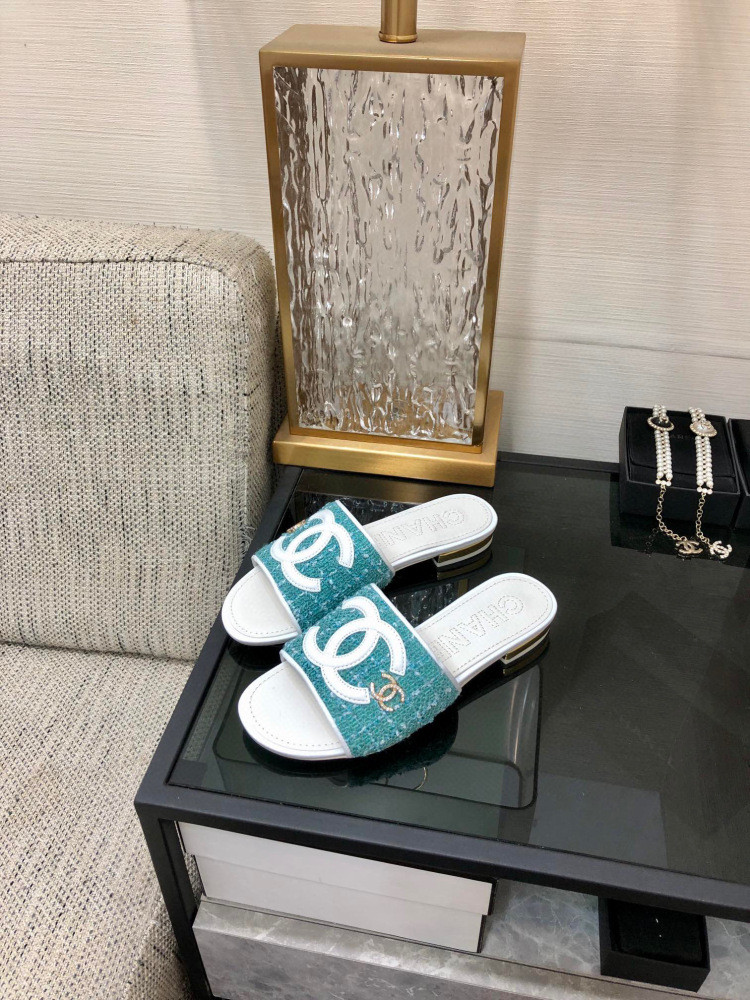 Chanel slipper