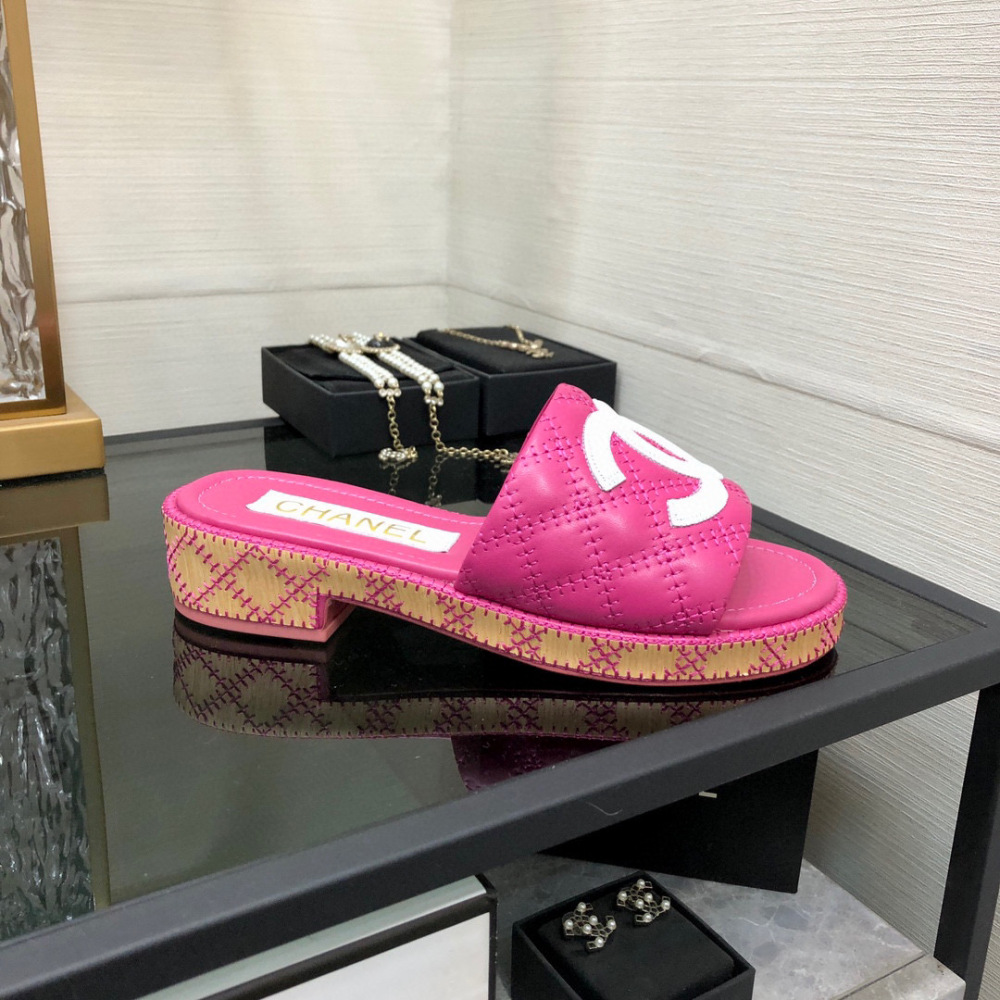 Chanel slipper