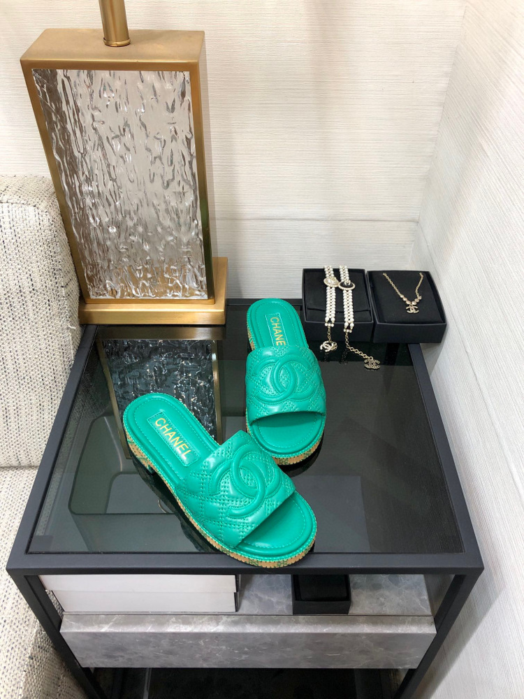 Chanel slipper