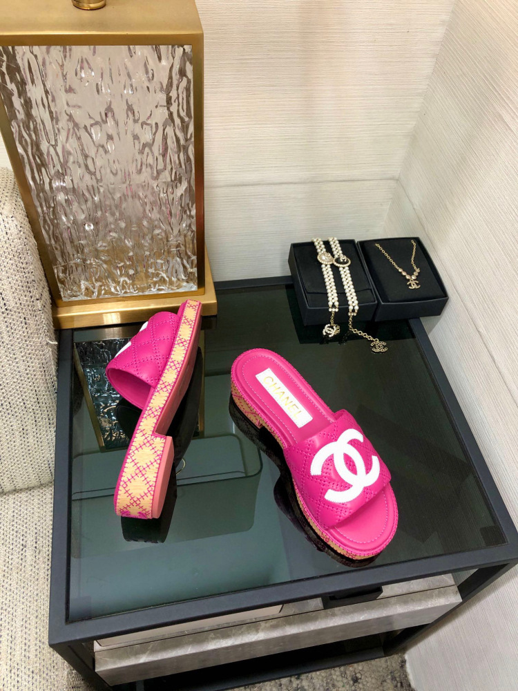 Chanel slipper