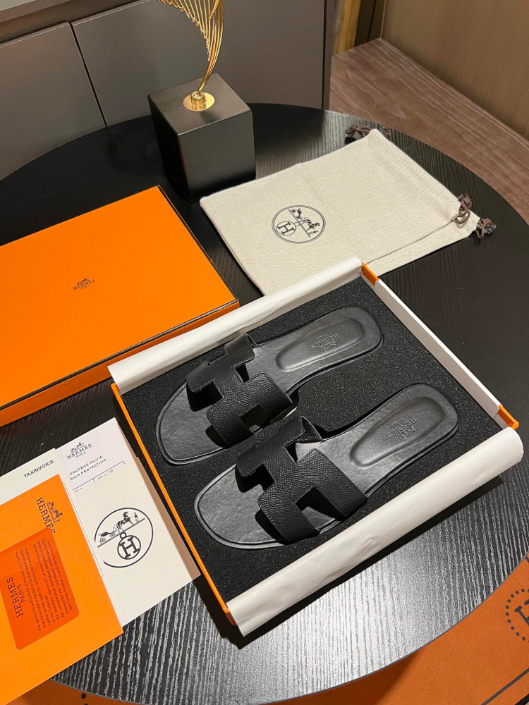 Hermes flat slippers