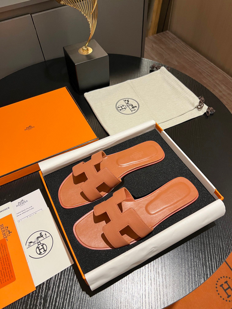 Hermes flat slippers