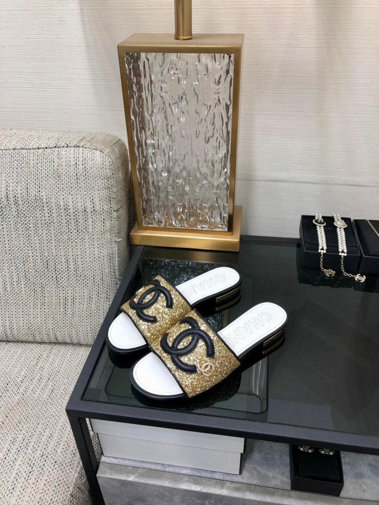 Chanel slipper