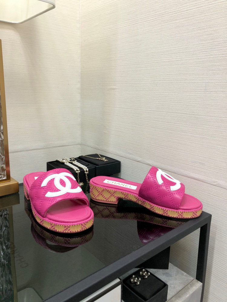 Chanel slipper